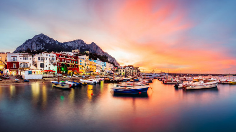 Capri,,Italy,At,Marina,Grande,At,Twilight.