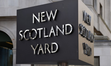Un ofițer de poliție din Londra a fost concediat pentru insulte rasiste la adresa unei colege românce