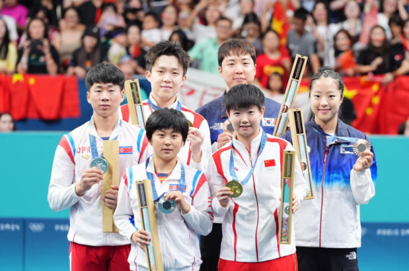 2024 Paris Olympics table tennis mixed doubles finalďĽšWang Chuqin, Sun Yingsha 4-2 Ri Jong-sik, Kim Kum-yong