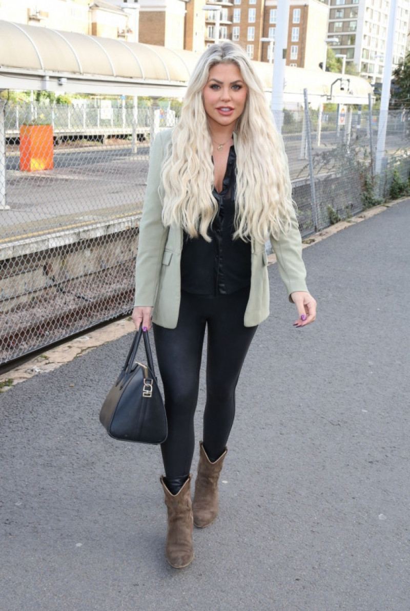 Bianca Gascoigne attends the 2022 Baby Show at Olympia with Mum, Sheryl Gascoigne ex wife of Paul Gascoigne aka Gazza and brother Regan