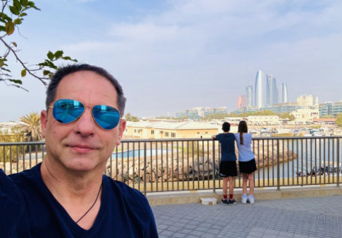 Dan Negru, jefuit în metroul din Paris de patru hoți români. I-au luat tot, apoi i-au returnat bunurile