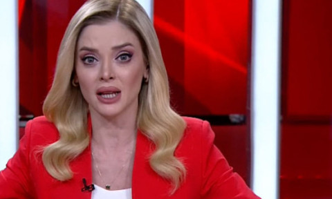 Momentul în care cutremurul de 6,2 grade a lovit Turcia, surprins dintr-un studio tv. Prezentatoarea a continuat știrile, în ciuda panicii. Video viral