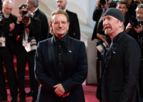 Bono, dezvăluiri despre relația specială dintre soția sa și colegul lui de trupă, The Edge: Știam că nu-l pot egala, așa că am devenit clovnul clasei