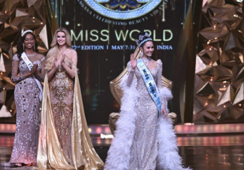 Opal Suchata Chuangsri din Thailanda este Miss World 2025. Ea are 21 de ani şi vrea să devină ambasadoare