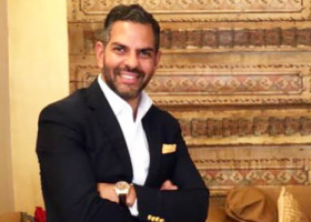 Un miliardar, prieten al prințului William, a murit la 53 de ani. Ar fi înghițit o albină în timp ce juca polo
