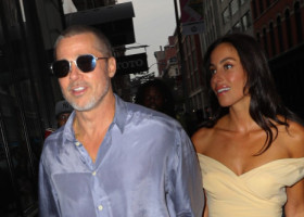 Brad Pitt, de mână cu iubita sa, la restaurant în NYC. Ines de Ramon, șic într-o rochie mini. Alături de ei, un cuplu celebru