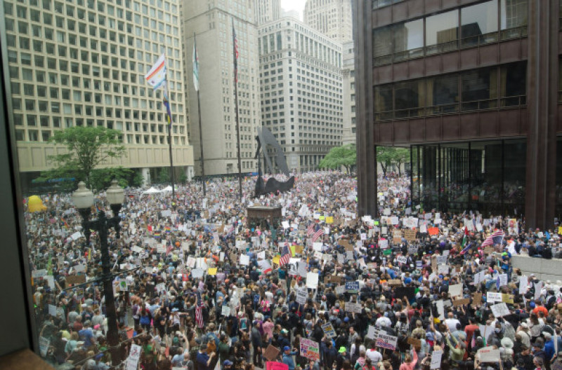Thousands attends 'NO KINGS'' protest in Chicago