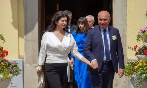 Ilie Bolojan, nuntă în mare secret? Un om apropiat l-a dat de gol, cu ocazia vizitei în Austria: "Soția domnului Bolojan..."