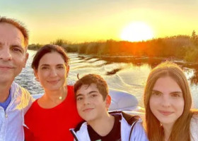 Ce medie a avut fiica lui Dan Negru la Evaluarea Națională. Prezentatorul e un tată mândru: „I-am crescut cumpătați și liniștiți”