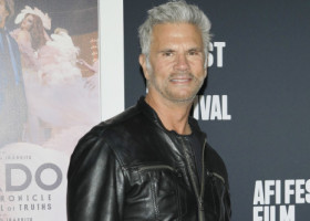 Un actor de la Hollywood a depus actele de divorț, încheind astfel a șasea căsnicie. El și soția sa erau căsătoriți de aproape doi ani