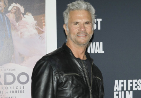 Un actor de la Hollywood a depus actele de divorț, încheind astfel a șasea căsnicie. El și soția sa erau căsătoriți de aproape doi ani