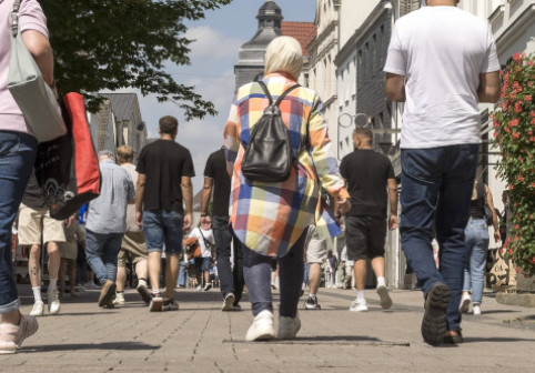 Uită de mitul celor 10.000 de pași pe zi! Cât trebuie să mergi pe jos, de fapt, pentru o viață mai sănătoasă