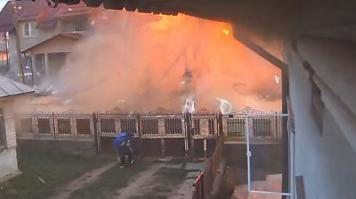 Explozie devastatoare la un magazin din Dâmbovița! A sărit în aer, iar deflagrația a zguduit casele localnicilor
