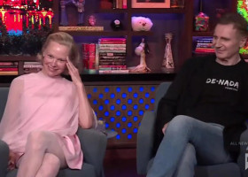 Fiul lui Liam Neeson, încântat de relația tatălui său celebru cu Pamela Anderson. Starul nu se mai vedea iubind după moartea soției sale