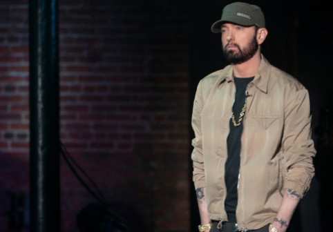 Eminem, dezvăluiri despre lupta pe care a dus-o cu dependenţa de droguri: „A trebuit să învăţ să merg, să vorbesc şi să fac rap din nou”