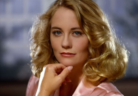 A cucerit o lume întreagă alături de Bruce Willis în „Maddie și David”. Cum arată azi celebra actriță Cybill Shepherd