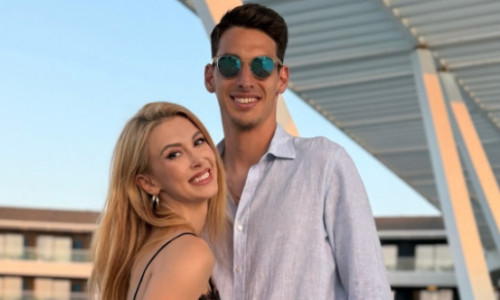 Andreea Bălan și Victor Cornea, la același restaurant cu George Clooney și Adam Sandler, în Italia: „Acest loc ne cucerește de fiecare dată!” Imaginile au făcut furori printre fani