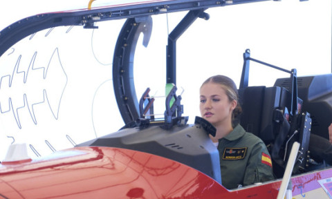 Prinţesa Leonor a Spaniei, în salopeta de zbor, la Academia Forţelor Aeriene: „Sunt dornică să învăţ”. A început ultimul an de pregătire militară
