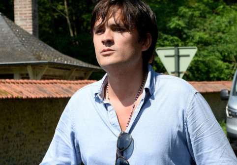 Războiul între frați, relansat. Cel mai tânăr fiu al lui Alain Delon solicită anularea ultimului testament al tatălui său