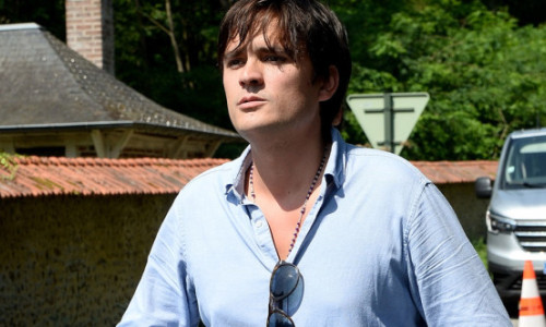 Războiul între frați, relansat. Cel mai tânăr fiu al lui Alain Delon solicită anularea ultimului testament al tatălui său
