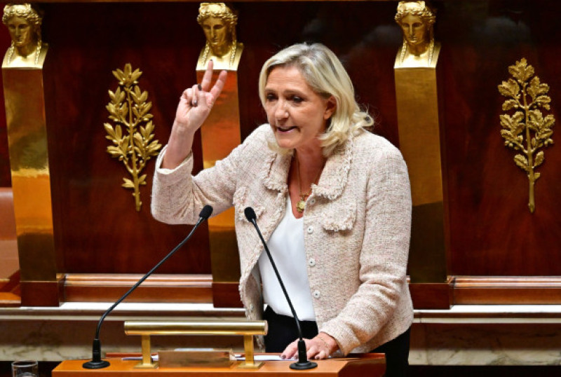 L'Assemblée nationale, réunie en session extraordinaire par le président de la République, a voté contre la confiance pour François Bayrou.