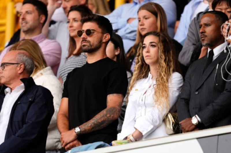 Rute Cardoso, wife of Diogo Jota, and former Wolverhampton Wanderers player Ruben Neves in the stand before the Premier League match at Molineux Stadium, Wolverhampton. Picture date: Saturday August 16, 2025.