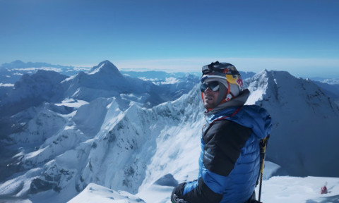 Uimitor! Un aventurier polonez devine primul om care urcă și coboară Everestul pe schiuri, fără oxigen suplimentar