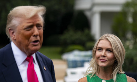 Donald Trump, remarci neobișnuit de entuziaste despre purtătoarea sa de cuvânt: „Acea față… acele buze…”