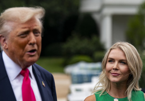 Donald Trump, remarci neobișnuit de entuziaste despre purtătoarea sa de cuvânt: „Acea față… acele buze…”