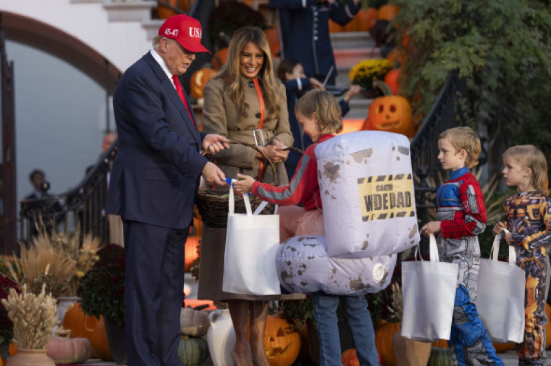 Trump a transformat Casa Albă într-un carnaval de Halloween/ Profimedia