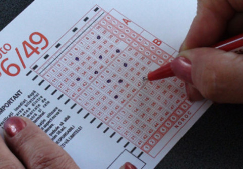 Cine este românul care a câștigat 9,6 milioane de euro la Loto 6/49. Ce meserie are și cum a ales numerele norocoase