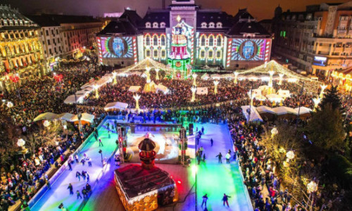 Prețuri Târgul de Crăciun de la Craiova 2025. Cât costă un pahar cu vin fiert sau o porție de fasole cu ciolan