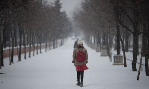 Ninsori la Bucureşti, sâmbătă noaptea. De duminică, vremea devine deosebit de rece