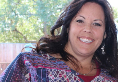 Își începea ziua cu chipsuri și dulciuri și consuma 5000 de calorii. A renunțat la un singur lucru și a dat jos 70 kg