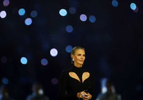 „Superbă”. Charlize Theron, apariție surpriză la ceremonia de deschidere a JO 2026. Actrița a transmis un puternic mesaj de pace