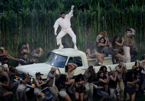 De ce nu a luat Bad Bunny niciun ban pentru spectacolul din pauza Super Bowl 2026