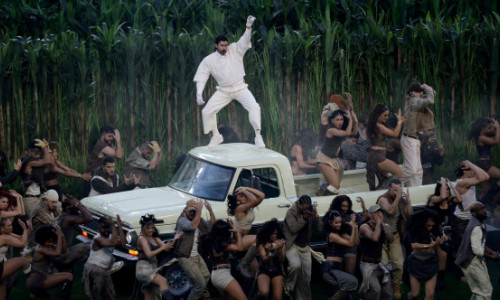 De ce nu a luat Bad Bunny niciun ban pentru spectacolul din pauza Super Bowl 2026