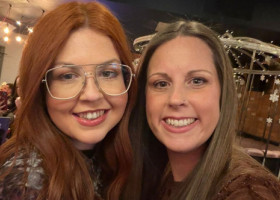 O ura din tot sufletul pe partenera fostului ei soț. Astăzi, îi e cea mai bună prietenă și vrea să-i fie domnișoară de onoare