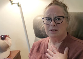 Ce a pățit o femeie după ce a trecut printr-un AVC: "Acum sunt tratată ca o imigrantă. Situația îmi frânge inima"