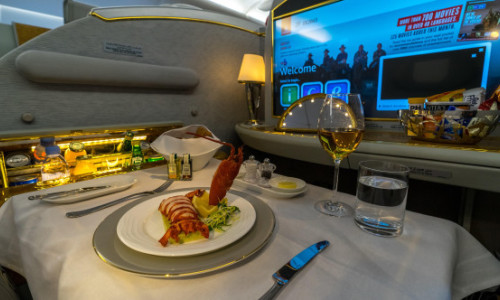 Câți bani a plătit un bărbat pentru un zbor la clasa întâi. A rămas fără cuvinte: „Este o cameră de hotel în cer”