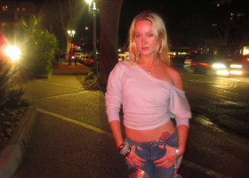 Zara Larsson spune că nu ascultă piese ale artiștilor "abuzatori": "Cu siguranță nu veți găsi nimic de la Chris Brown"