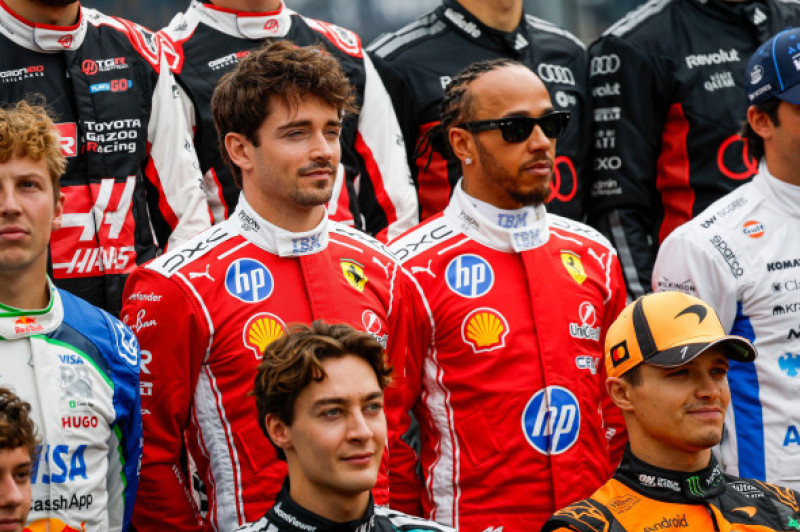 Melbourne, Australie. 08th Mar, 2026. LECLERC Charles (mco), Scuderia Ferrari SF-26, HAMILTON Lewis (gbr), Scuderia Ferrari SF-26, portrait during the Formula 1 Qatar Airways Australian Grand Prix 2026, 1st round of the 2026 Formula One World Championship