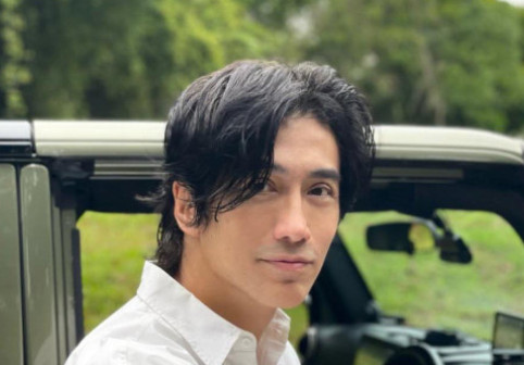 „Ești vampir?” A împlinit 60 de ani, dar internetul refuză să-l creadă. Imaginile care au devenit virale pe Instagram