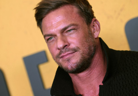 Alan Ritchson, starul din „Reacher”, acuzat că și-a bătut vecinul. Scenele teribile s-ar fi desfășurat sub ochii copiilor săi