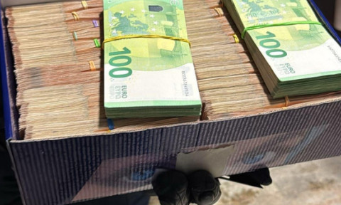 Grindeanu reacționează după ce în casele fostului său șef de cabinet s-au găsit teancuri cu bani în cutii de pantofi: "Îmi doresc pentru el, personal, să fie nevinovat"