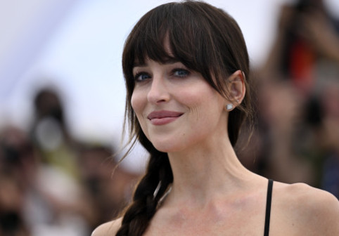 Cine este cântărețul care i-a cucerit inima frumoasei Dakota Johnson. Imagini rare cu cei doi îndrăgostiți în LA