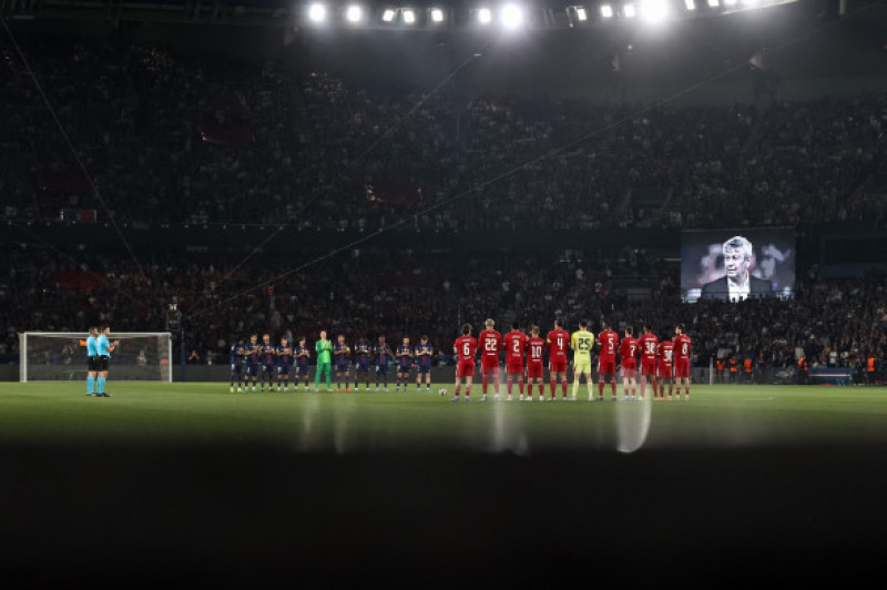Mircea Lucescu, omagiat și la meciul Paris Saint-Germain vs Liverpool