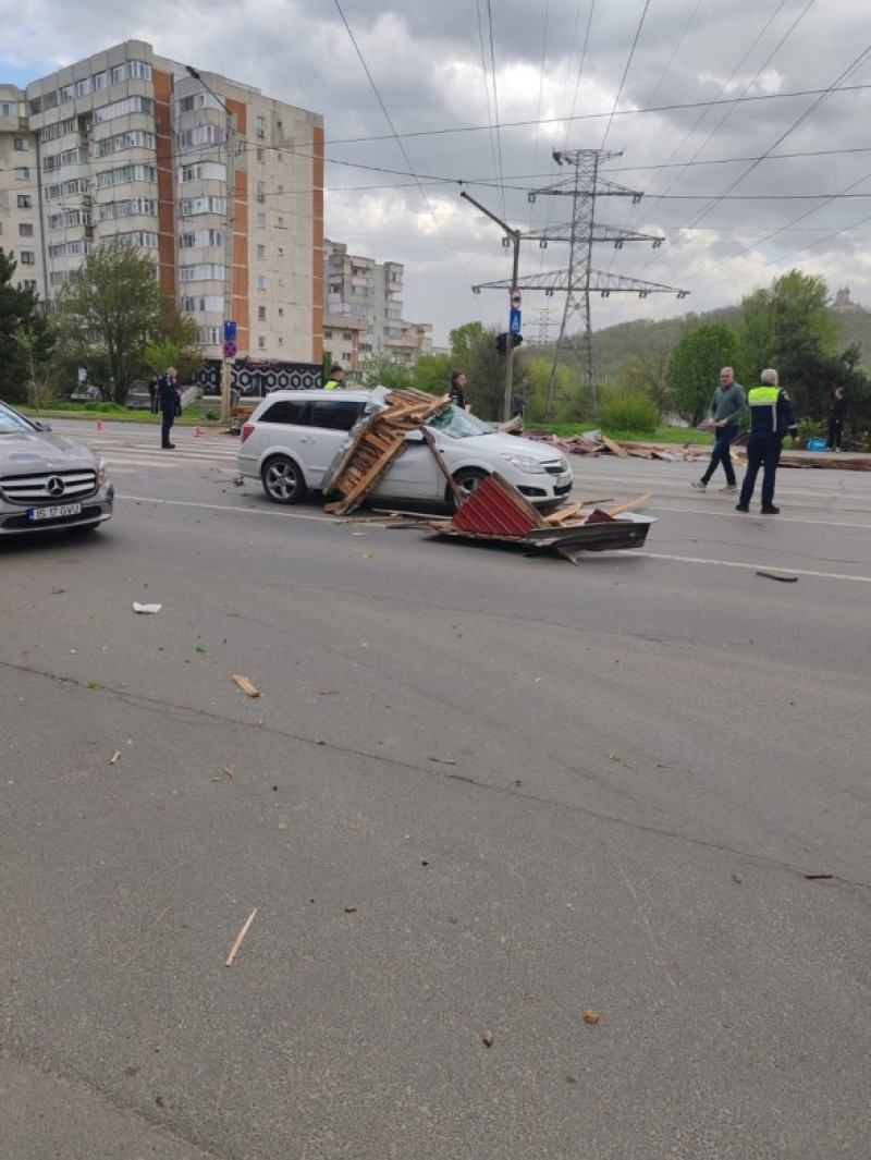 Vântul a produs ravagii în zona Moldovei/ Foto: Facebook