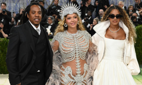 Imagini fabuloase de la Met Gala 2026! Aparițiile istorice bifate de Beyoncé și Rihanna pe covorul roșu