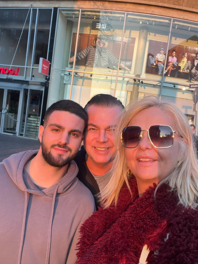 iuliana marciuc, adrian enache si fiul lor